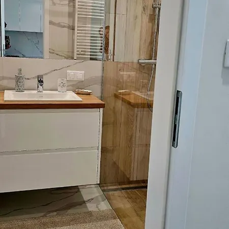 Na Kolarskiej 아파트 오스트로프 마조비크카